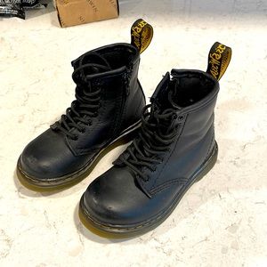 DR. MARTENS 1460 LACE UP BOOTS - Toddler Sz 8